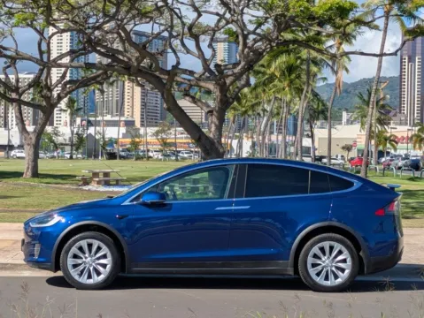 Photos of 2017 Tesla Model X 75D for sale in Honolulu, HI at Aloha Auto Depot LLC.