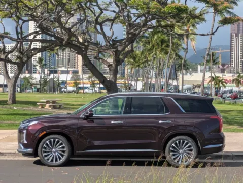 Photos of 2023 Hyundai Palisade Calligraphy for sale in Honolulu, HI at Aloha Auto Depot LLC.