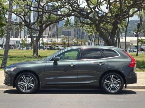 Photos of 2018 Volvo XC60 T6 Momentum for sale in Honolulu, HI at Aloha Auto Depot LLC.