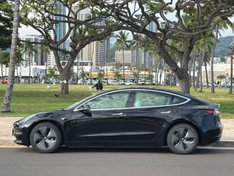 Photos of 2019 Tesla Model 3 Long Range for sale in Honolulu, HI at Aloha Auto Depot LLC.