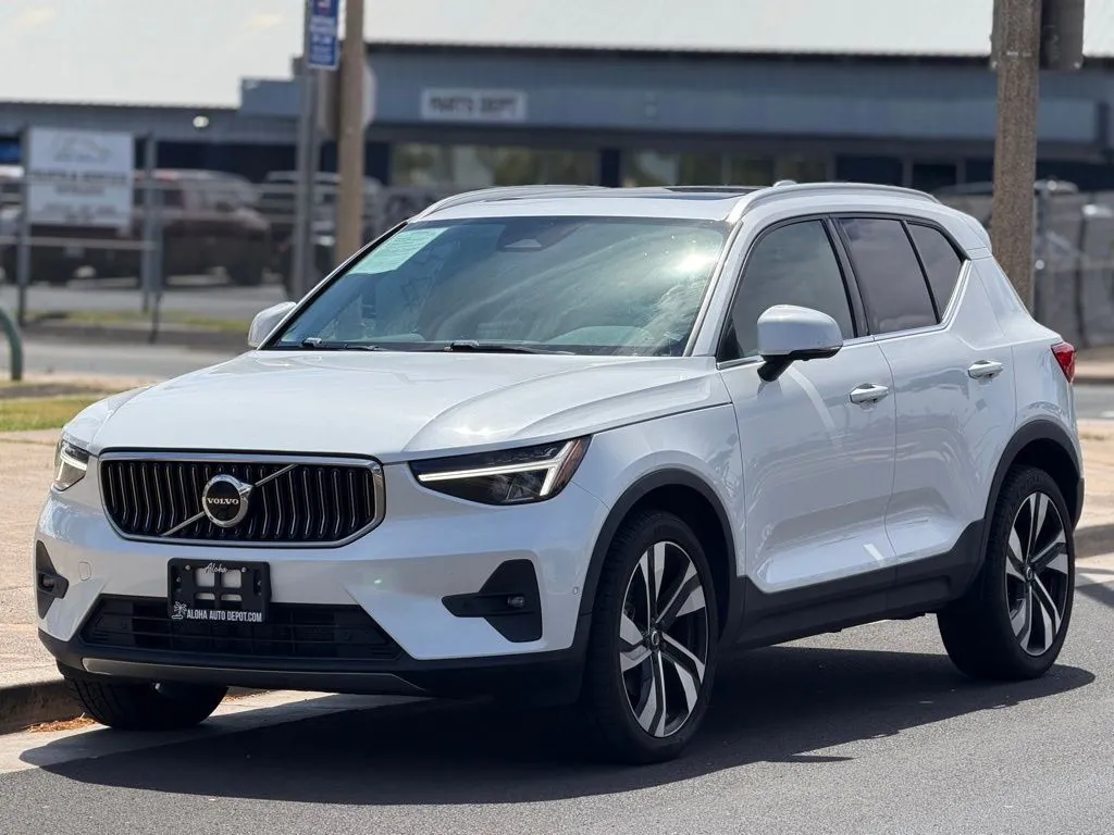 2023 Volvo XC40