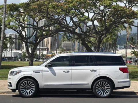 Photos of 2019 Lincoln Navigator Reserve for sale in Honolulu, HI at Aloha Auto Depot LLC.