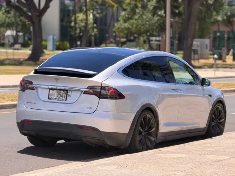 More photos of 2017 Tesla Model X 90D at Aloha Auto Depot LLC., HI