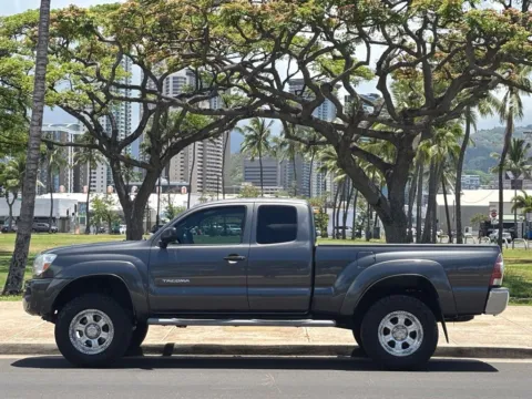 Photos of 2010 Toyota Tacoma PreRunner for sale in Honolulu, HI at Aloha Auto Depot LLC.