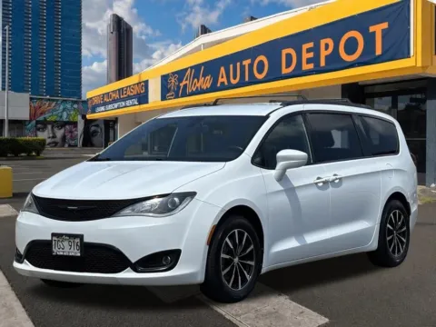 White 2018 Chrysler Pacifica Touring L for sale in Honolulu, HI