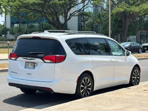 More photos of 2018 Chrysler Pacifica Touring L at Aloha Auto Depot LLC., HI