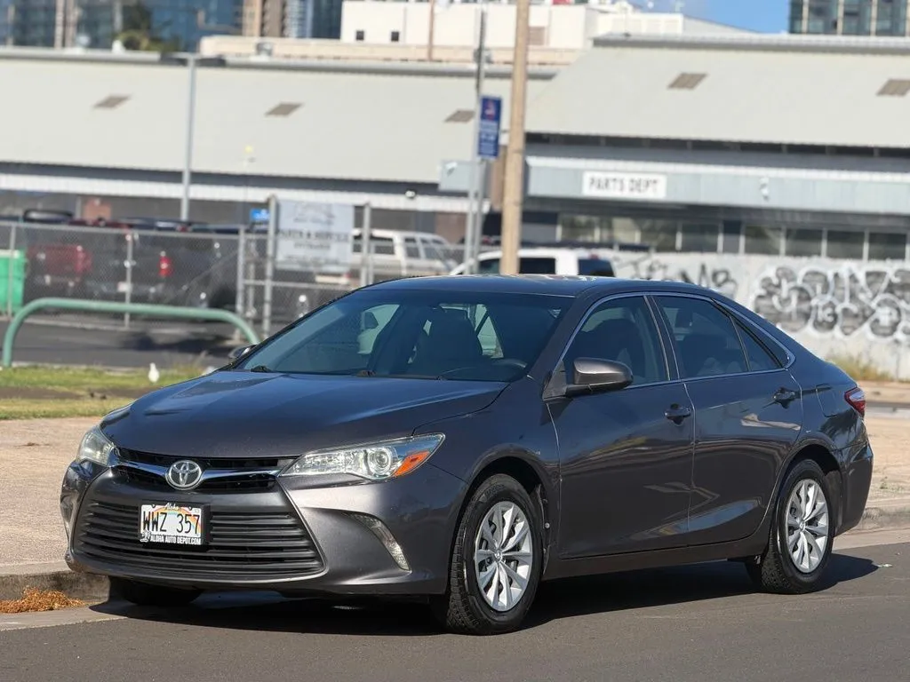 2016 Toyota Camry 2.5 Auto LE's photo