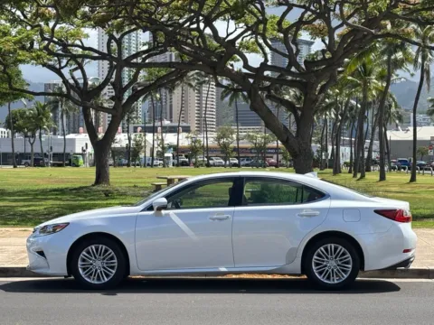 Photos of 2016 Lexus ES 350 for sale in Honolulu, HI at Aloha Auto Depot LLC.