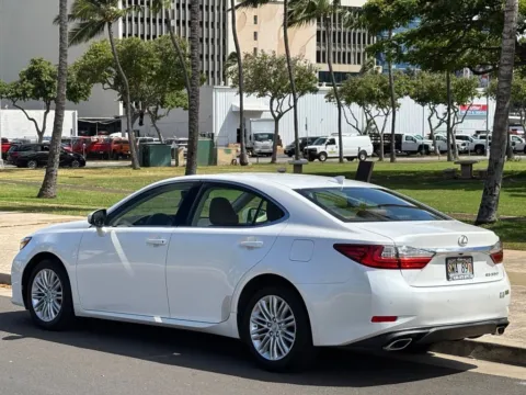 Another view of 2016 Lexus ES 350 for sale in Honolulu, HI at Aloha Auto Depot LLC.