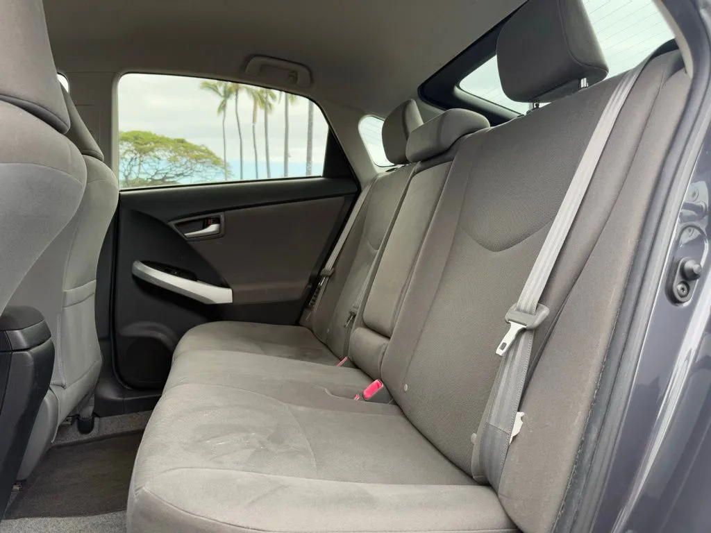 2013 Toyota Prius One - Photo 11