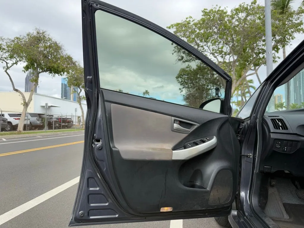 2013 Toyota Prius One - Photo 13