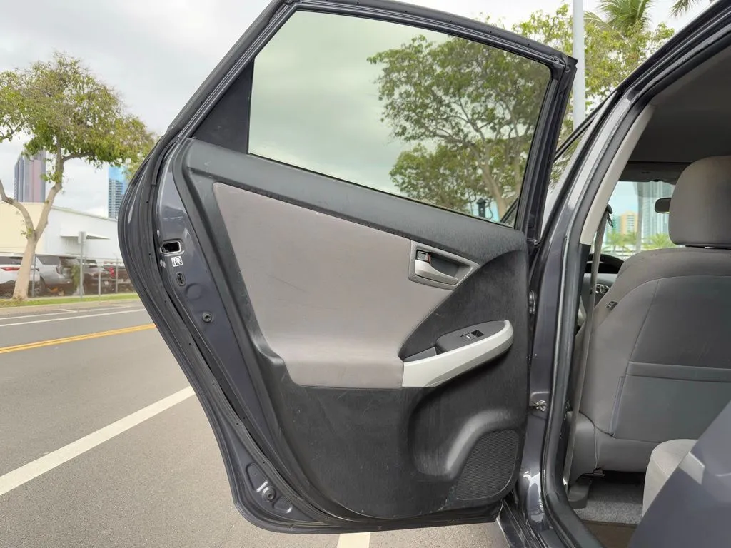 2013 Toyota Prius One - Photo 15