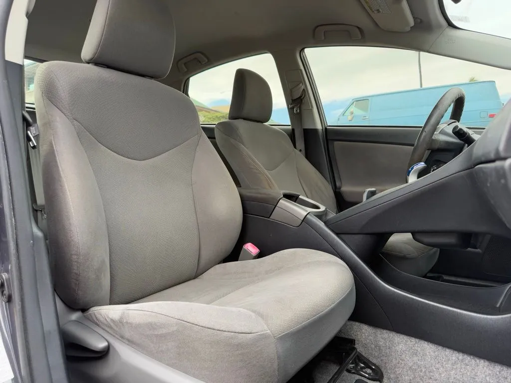 2013 Toyota Prius One - Photo 9