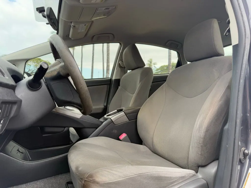 2013 Toyota Prius One - Photo 8