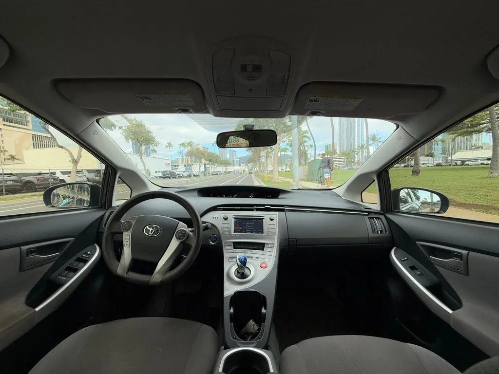 2013 Toyota Prius One - Photo 10