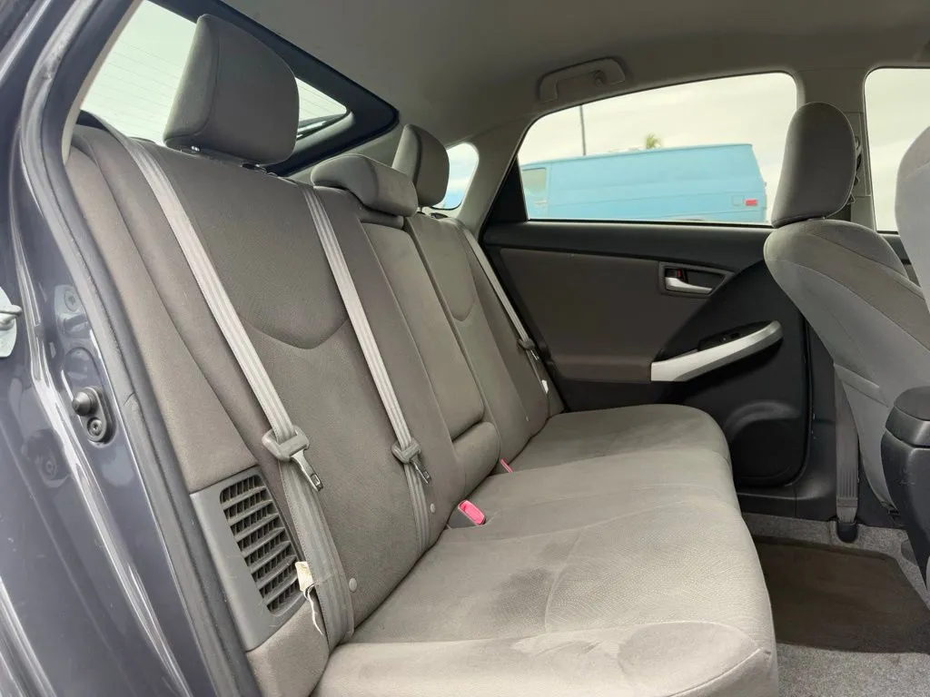 2013 Toyota Prius One - Photo 12