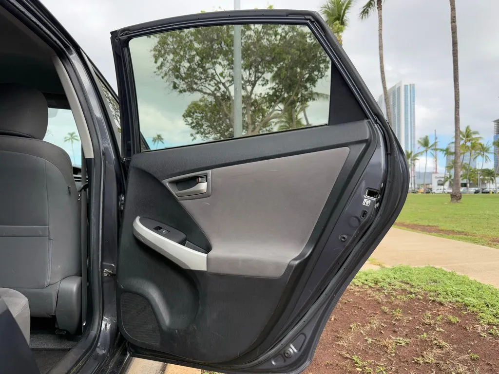 2013 Toyota Prius One - Photo 16