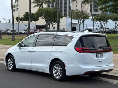 Another view of 2022 Chrysler Pacifica Touring L for sale in Honolulu, HI at Aloha Auto Depot LLC.