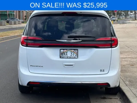 More photos of 2022 Chrysler Pacifica Touring L at Aloha Auto Depot LLC., HI
