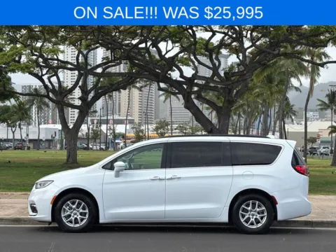 Photos of 2022 Chrysler Pacifica Touring L for sale in Honolulu, HI at Aloha Auto Depot LLC.