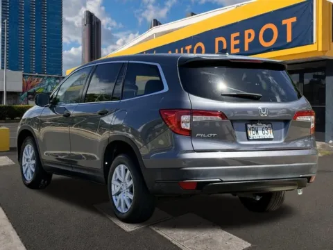 Another view of 2019 Honda Pilot LX for sale in Honolulu, HI at Aloha Auto Depot LLC.