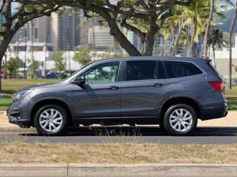Photos of 2019 Honda Pilot LX for sale in Honolulu, HI at Aloha Auto Depot LLC.