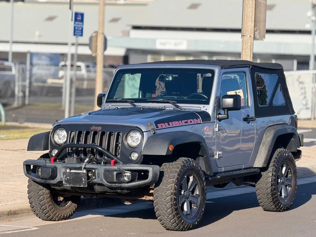Silver 2017 Jeep Wrangler Rubicon Recon for sale in Honolulu, HI