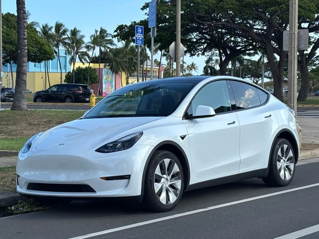 White 2023 Tesla Model Y Long Range for sale in Honolulu, HI