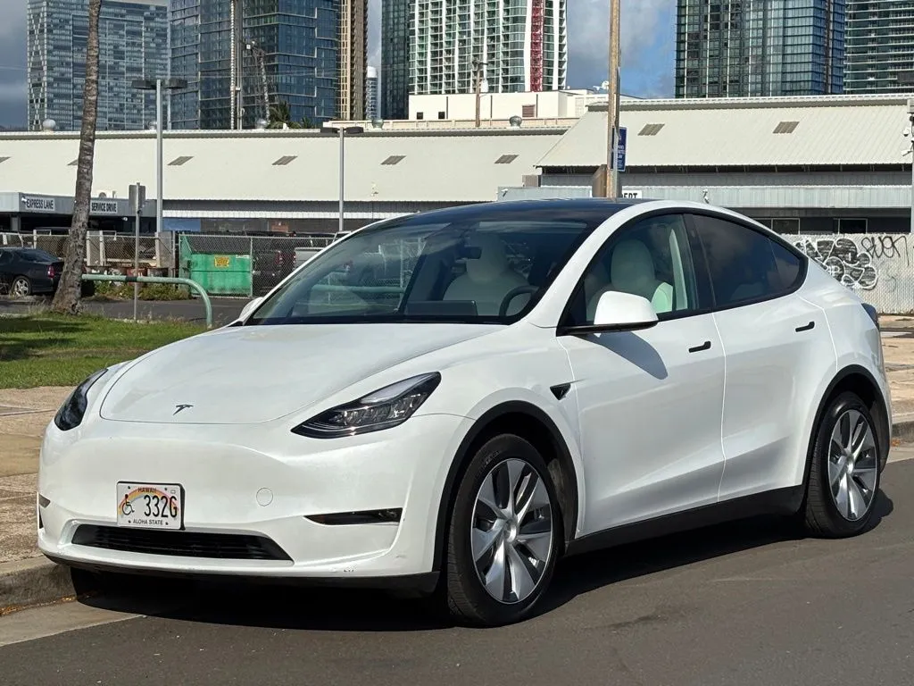 White 2023 Tesla Model Y Long Range for sale in Honolulu, HI