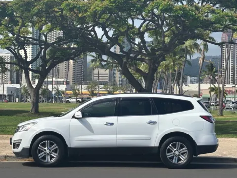 Photos of 2017 Chevrolet Traverse 2LT for sale in Honolulu, HI at Aloha Auto Depot LLC.