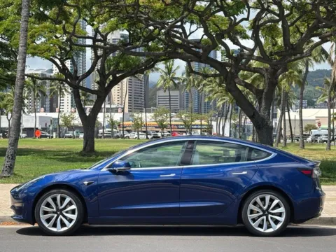 Photos of 2018 Tesla Model 3 Mid Range for sale in Honolulu, HI at Aloha Auto Depot LLC.