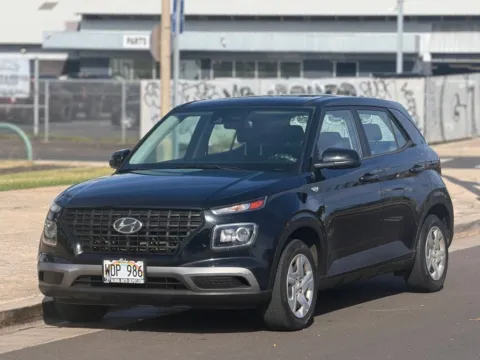 Black 2020 Hyundai Venue SE for sale in Honolulu, HI