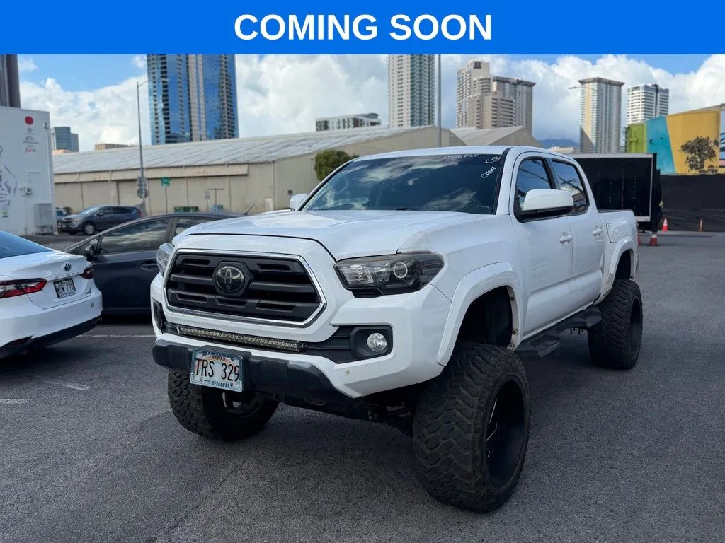 White 2018 Toyota Tacoma SR5 for sale in Honolulu, HI