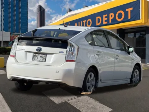 More photos of 2011 Toyota Prius Three at Aloha Auto Depot LLC., HI