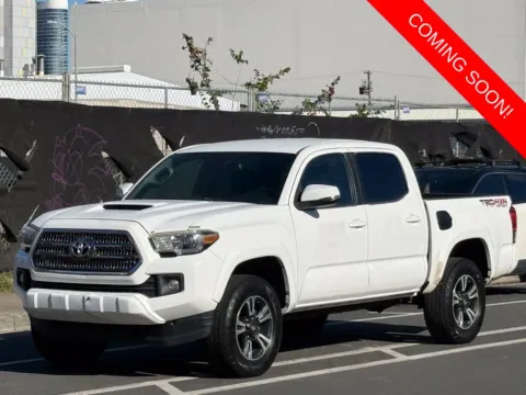 White 2016 Toyota Tacoma for sale in Honolulu, HI
