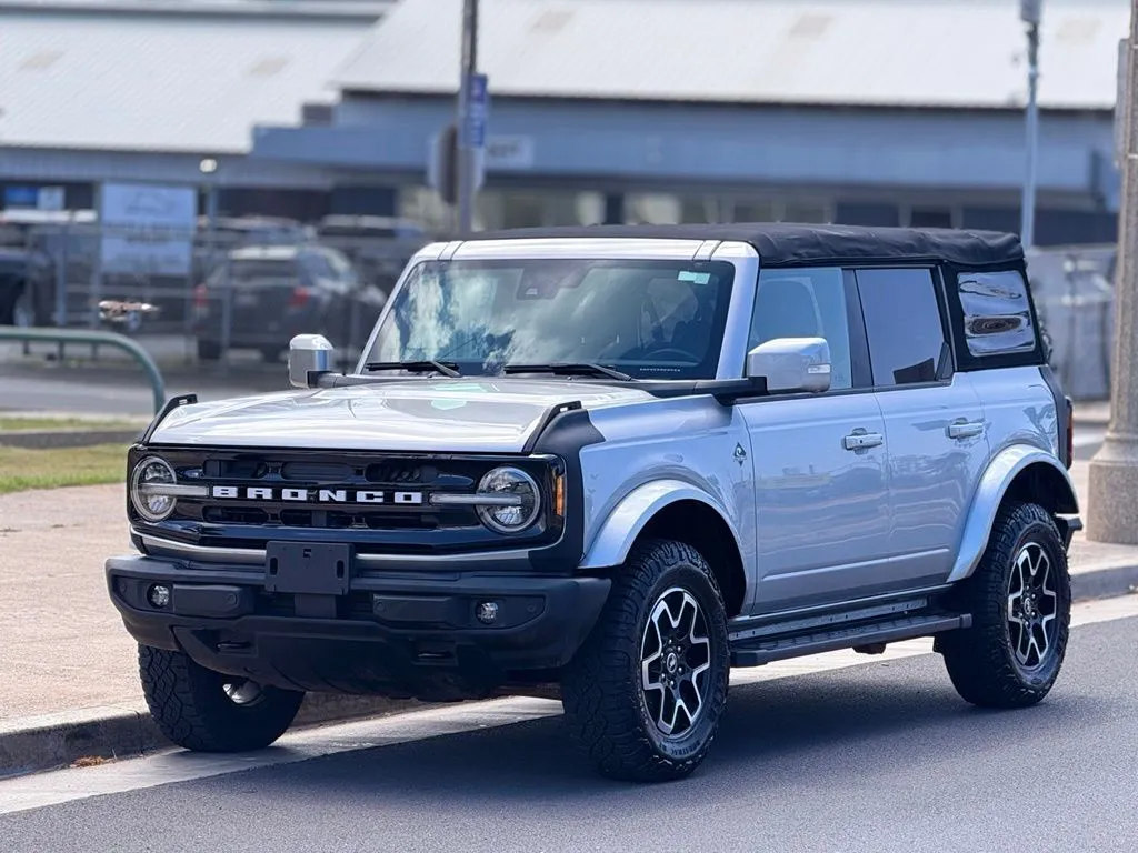 Silver 2022 Ford Bronco Outer Banks for sale in Honolulu, HI