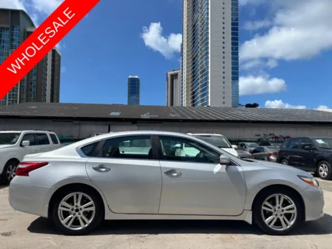Photos of 2016 Nissan Altima 3.5 SL for sale in Honolulu, HI at Aloha Auto Depot LLC.