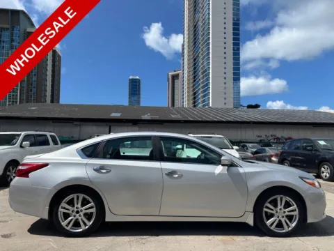 Photos of 2016 Nissan Altima 3.5 SL for sale in Honolulu, HI at Aloha Auto Depot LLC.