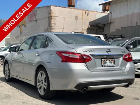 Another view of 2016 Nissan Altima 3.5 SL for sale in Honolulu, HI at Aloha Auto Depot LLC.
