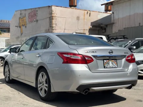 Another view of 2016 Nissan Altima 3.5 SL for sale in Honolulu, HI at Aloha Auto Depot LLC.