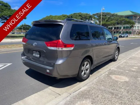 More photos of 2013 Toyota Sienna LE at Aloha Auto Depot LLC., HI