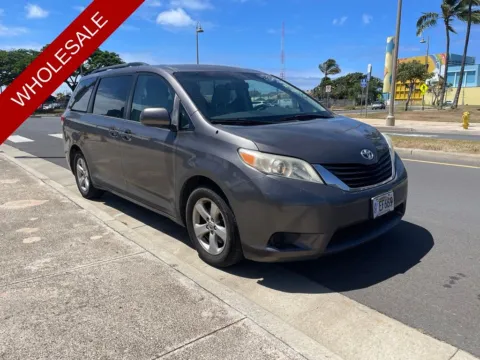 Another view of 2013 Toyota Sienna LE for sale in Honolulu, HI at Aloha Auto Depot LLC.