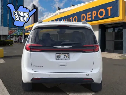 More photos of 2022 Chrysler Pacifica Touring L at Aloha Auto Depot LLC., HI