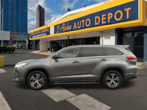 Photos of 2017 Toyota Highlander LE for sale in Honolulu, HI at Aloha Auto Depot LLC.