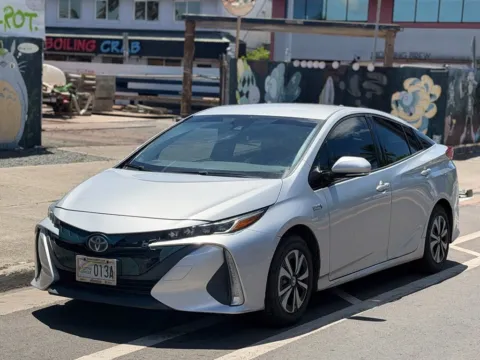 Silver 2018 Toyota Prius Prime Plus for sale in Honolulu, HI