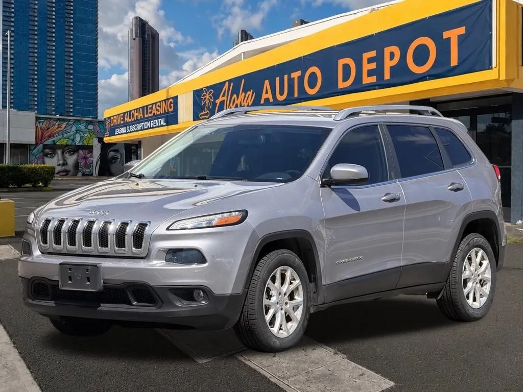 Silver 2018 Jeep Cherokee Latitude Plus for sale in Honolulu, HI