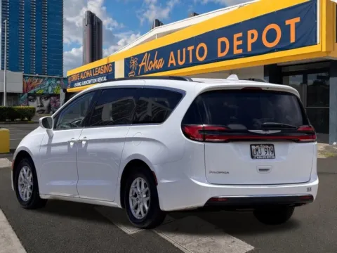 Another view of 2022 Chrysler Pacifica Touring L for sale in Honolulu, HI at Aloha Auto Depot LLC.