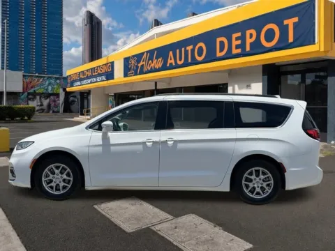 Photos of 2022 Chrysler Pacifica Touring L for sale in Honolulu, HI at Aloha Auto Depot LLC.