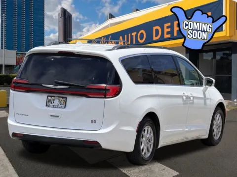 More photos of 2022 Chrysler Pacifica Touring L at Aloha Auto Depot LLC., HI