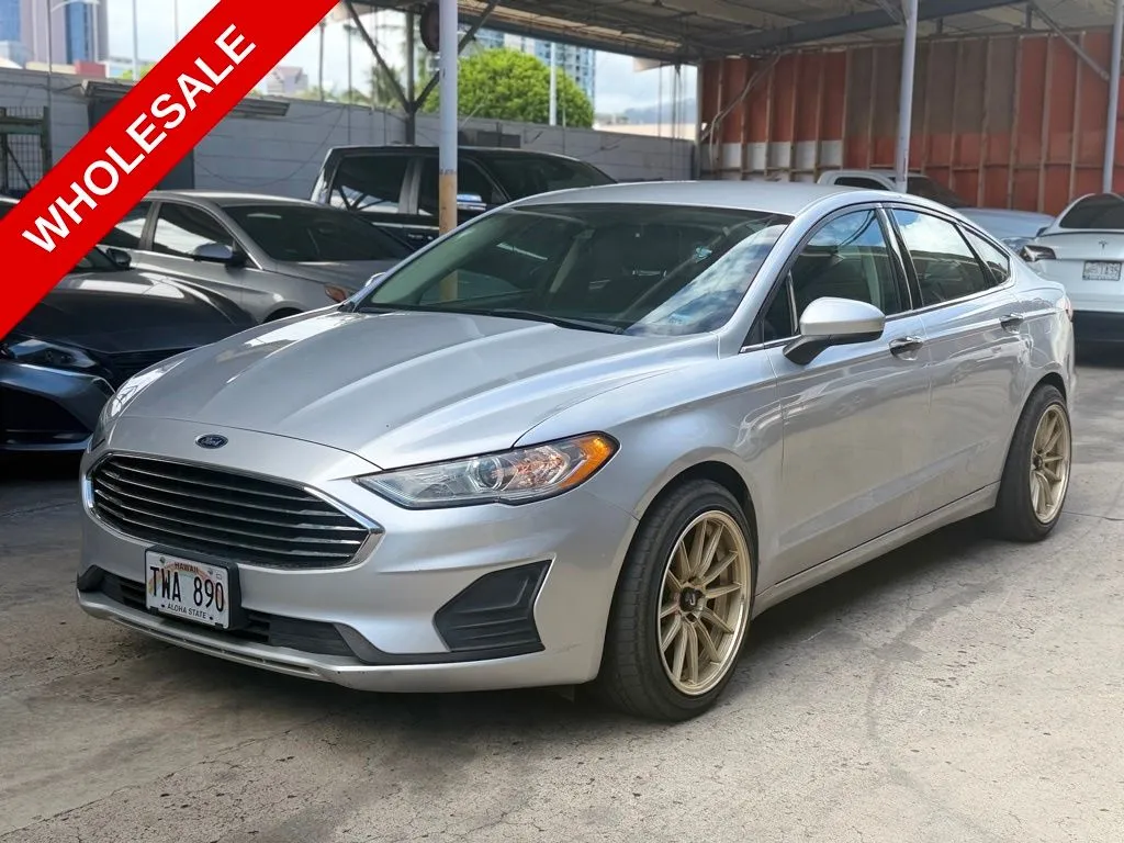 Silver 2019 Ford Fusion SE for sale in Honolulu, HI